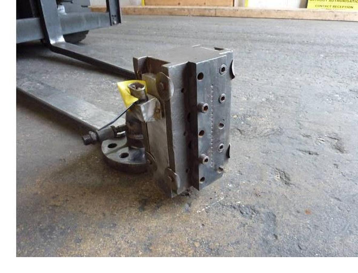 Used 20 hole Spaghetti die head for 3 to 4in extruder