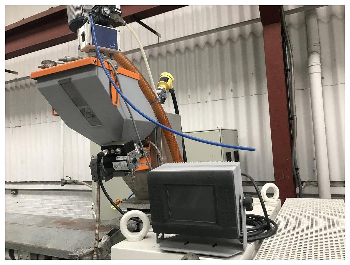 Used Motan Minicolor V type G26 doser with control screen 1997