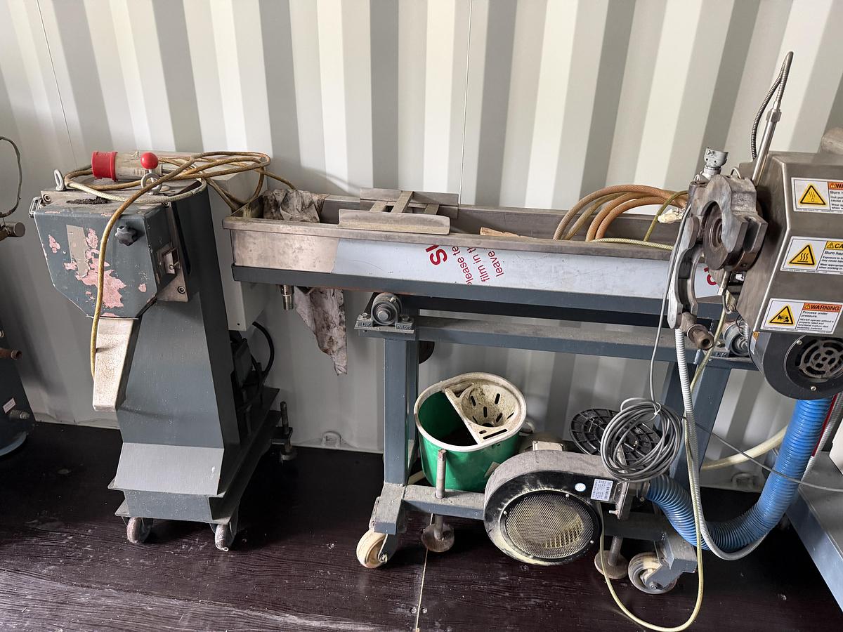 Used 20mm Useon twin screw lab pelletising line with water bath, air knife and pelletiser 2017