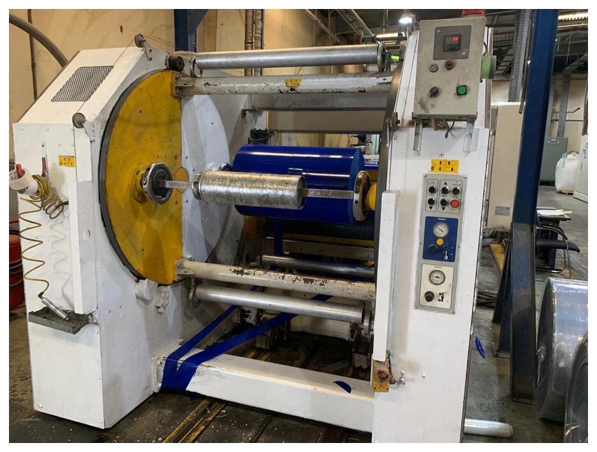 Used 1040mm Welex V-PET sheet extrusion line. 125mm ext with vac,s/changer, gear pump, 1040mm flex lip die, 300,600,600mm 3 roll stack, lam, scan, winder 2005