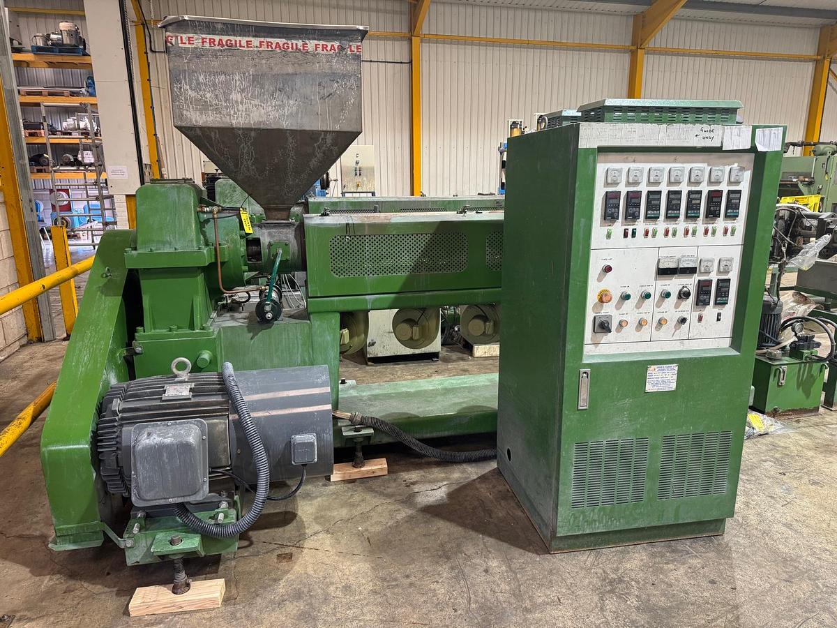 Used 85mm Kweenb Extruder Model Tr85s. 30d  Vented. Electrically Heated. 6 Zone Barrel. 55kw Ac Drive With Eurotherm 590. Temperature Control Panel 2010