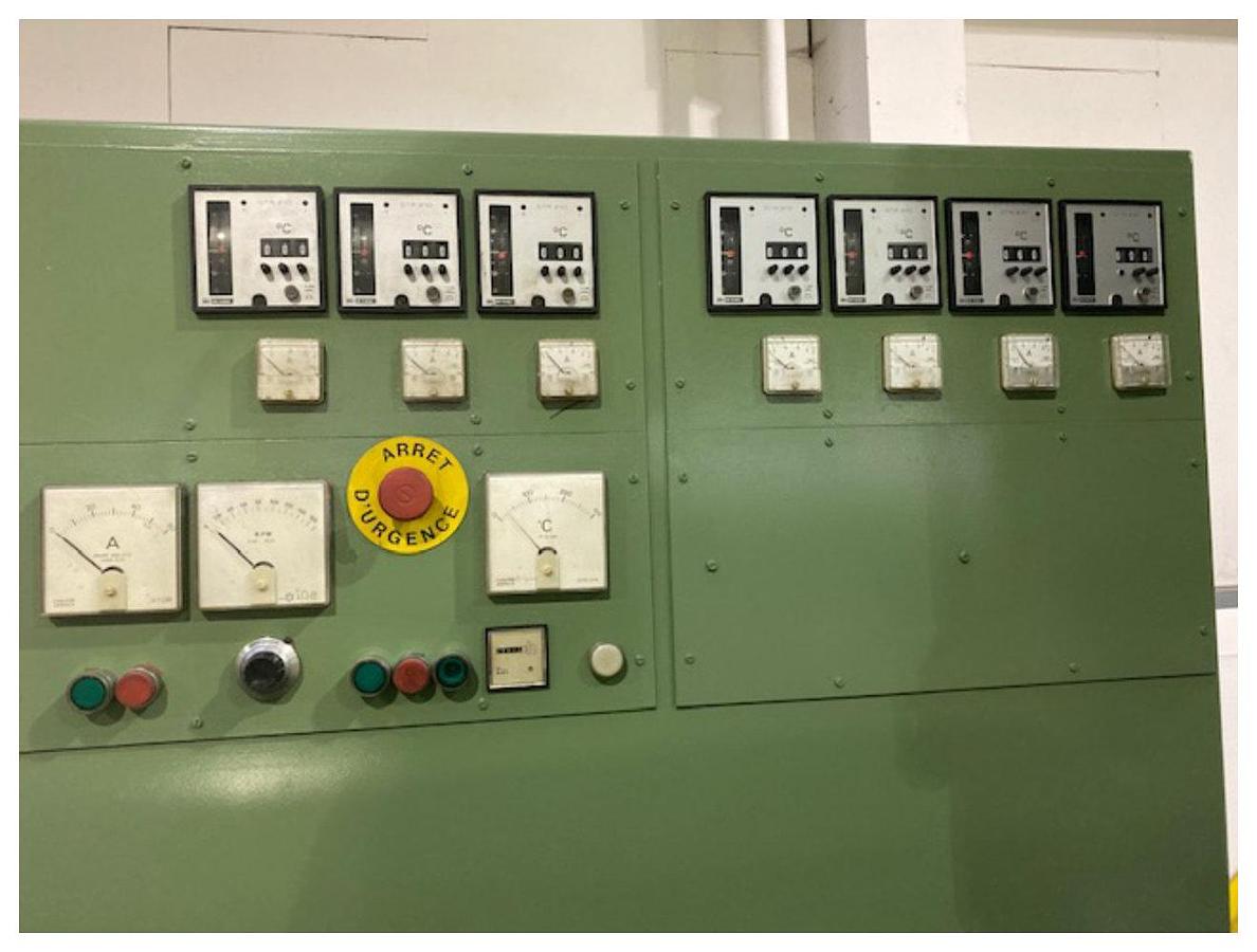 Used 50mm Kaufmann/STMP single screw extruder. 20hp dc motor. Fan cooled. Circa 25:1