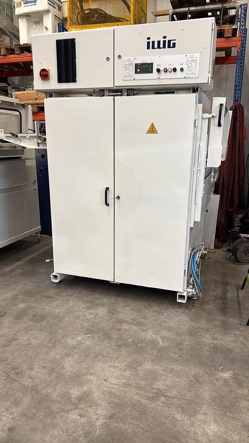 Used 900mm wide Illig model VHW 90/2 two roll preheater