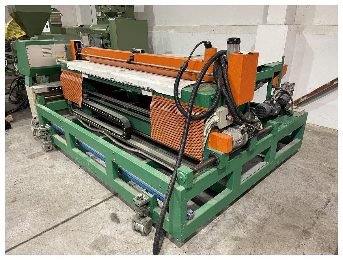 Used 1700mm Virginio Mai Transverse Travelling Saw With Dust Extraction.