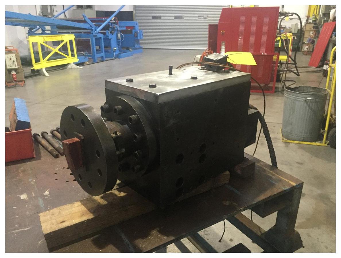 Used 2050mm wide Edwards DD mechanical direct direct shear. Manual back gauge. Foot control, spare blades.