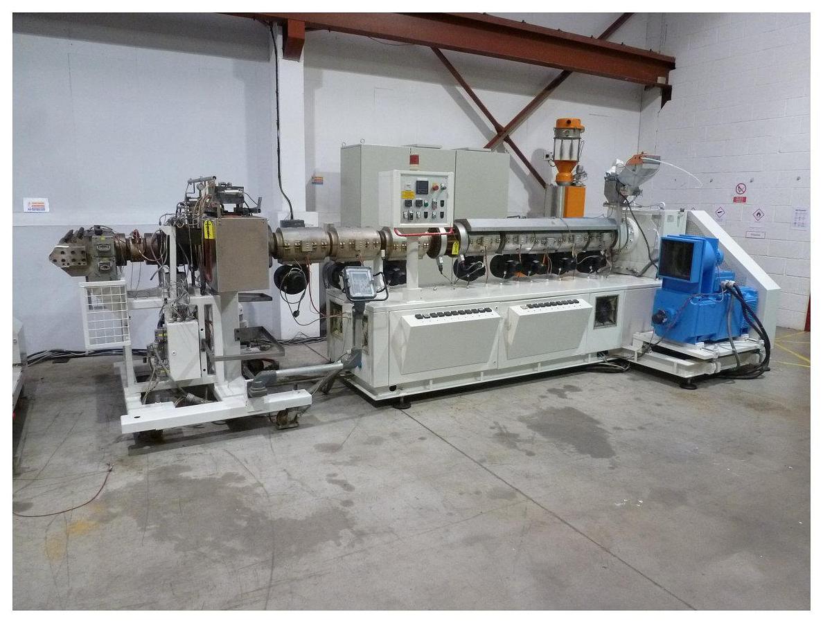 Used 1040mm  Diamat PET/PP sheet extrusion line. 120mm extruder, g/pump double pot screen /changer, 910mm die, 1040mm wide stack, haul off, winder