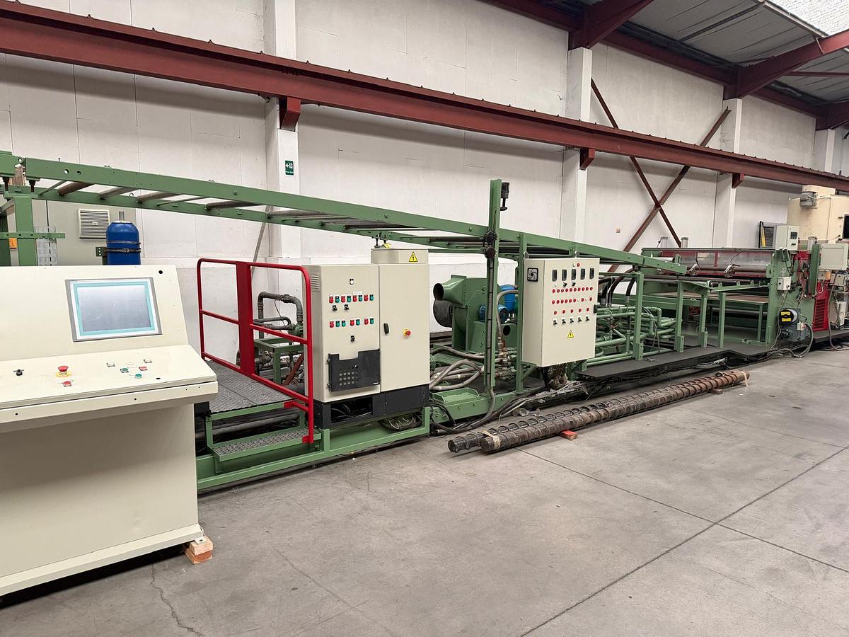 Used 1800mm wide SML Davis Standard coextrusion sheet line. 120/90mm extruders.