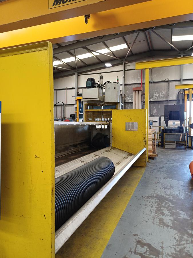 Used Fimic model ECO 30 pipe guillotine 2000mm x 1200mm cutting bed. Hydraulic cutting with take off.  