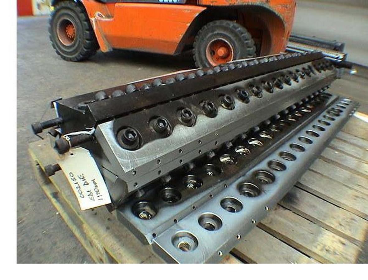 Used 1180MM EDI EXTRUSION COATING DIE,ADJUSTABLE TOP & BOTTOM LIP,CLOSE APPROACH