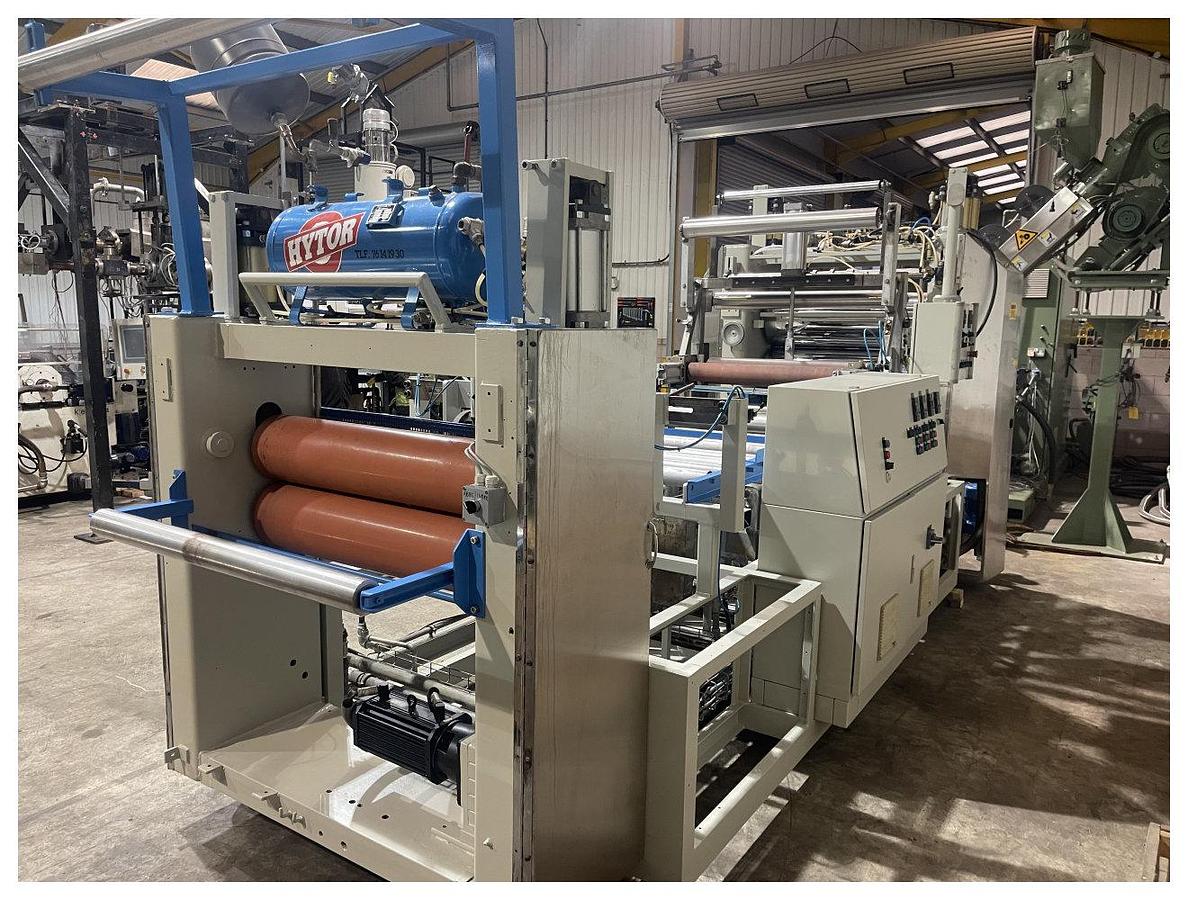 Used 1040mm wide Welex 3 roll polishing stack with 1040mm x 450mm rolls, pump group, 2 roll haul off. Silicone bath.