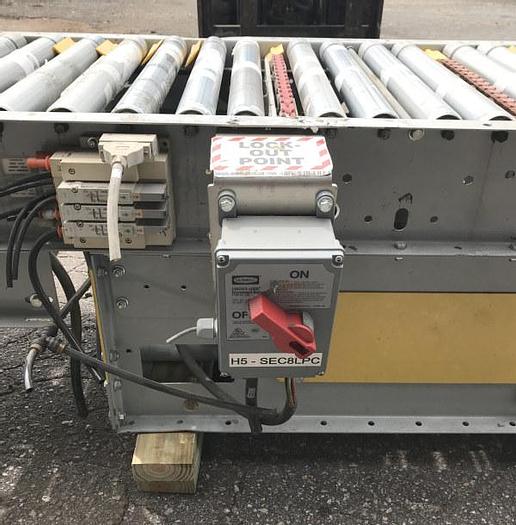 Used 24" WIDE x 11' LONG POWER ROLLER CONVEYOR WITH INTEGRATED LATERAL FEED BELTS