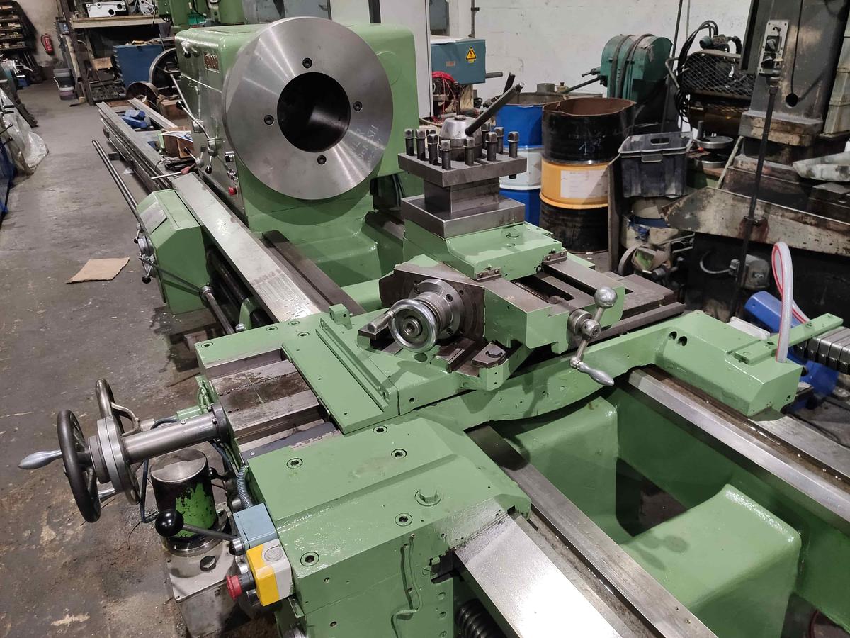 Usado TORNO DEMOOR 825-320 DE 3000