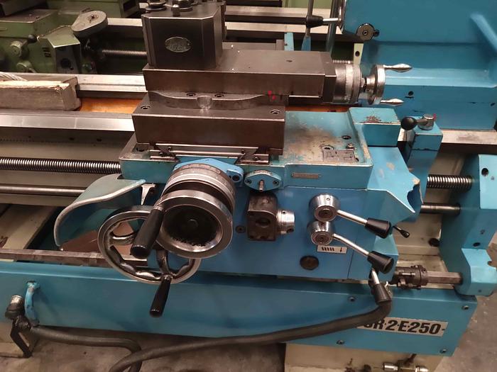 Usado TORNO LACFER CR2-E250 DE 2000