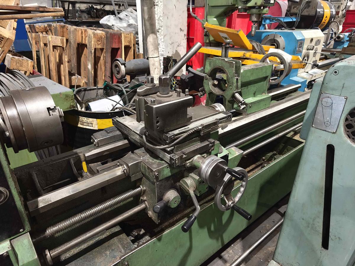 Usado TORNO PINACHO L1-225 DE 1650