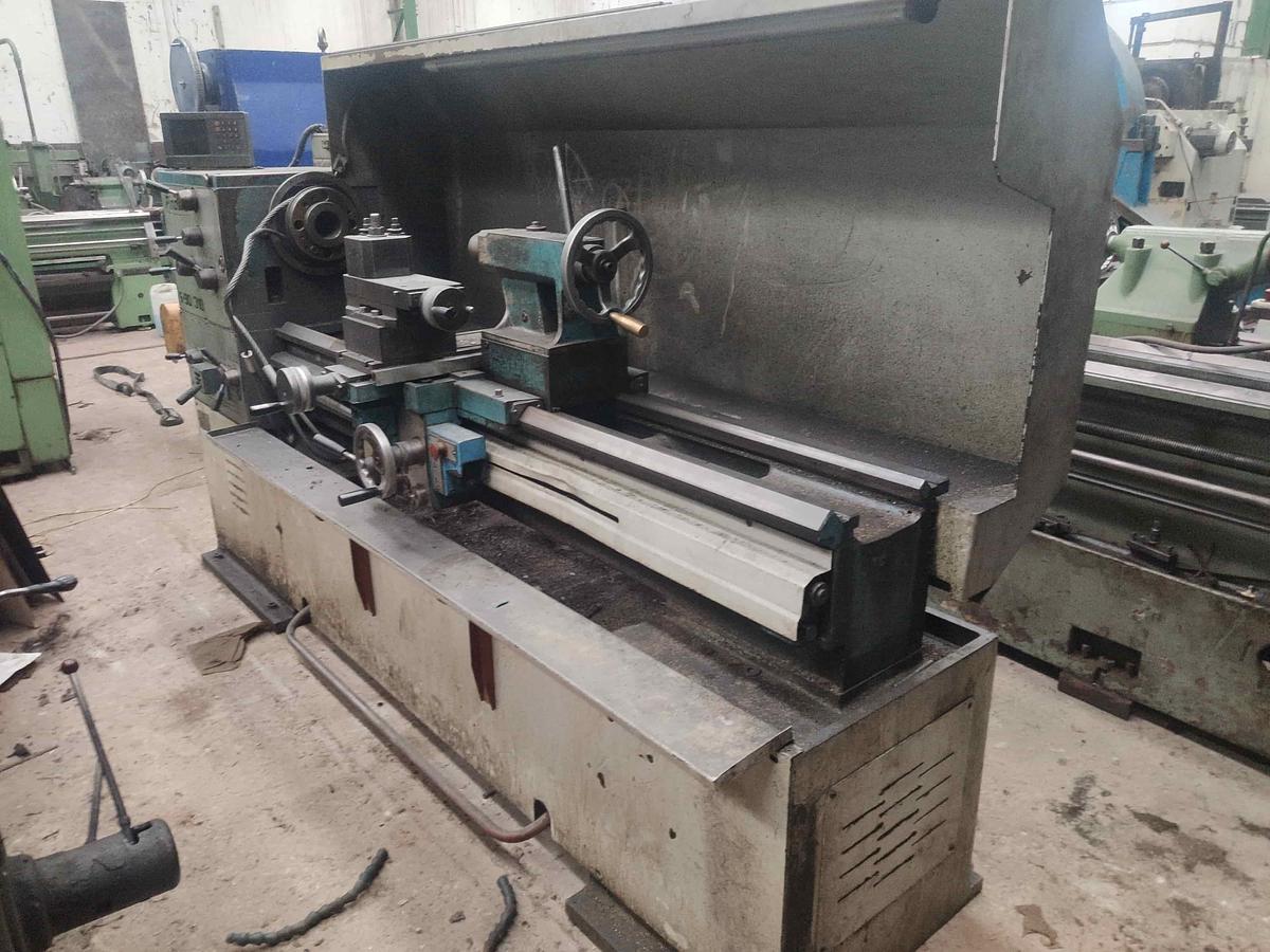 Usado TORNO PINACHO S90-310 DE 1625