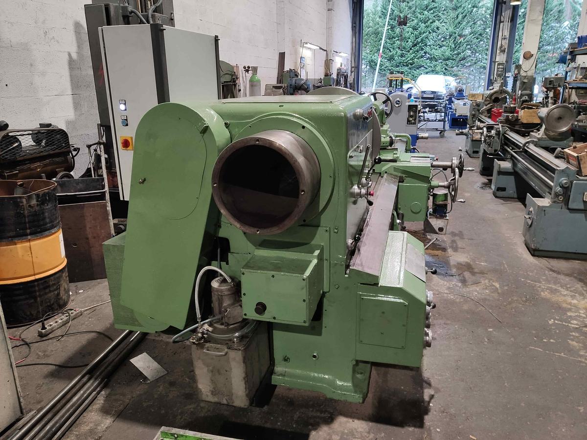 Usado TORNO DEMOOR 825-320 DE 3000