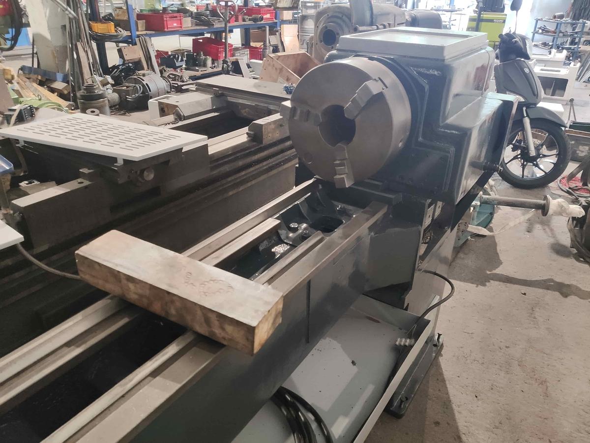 Usado TORNO JASHONE  M215E DE 2000