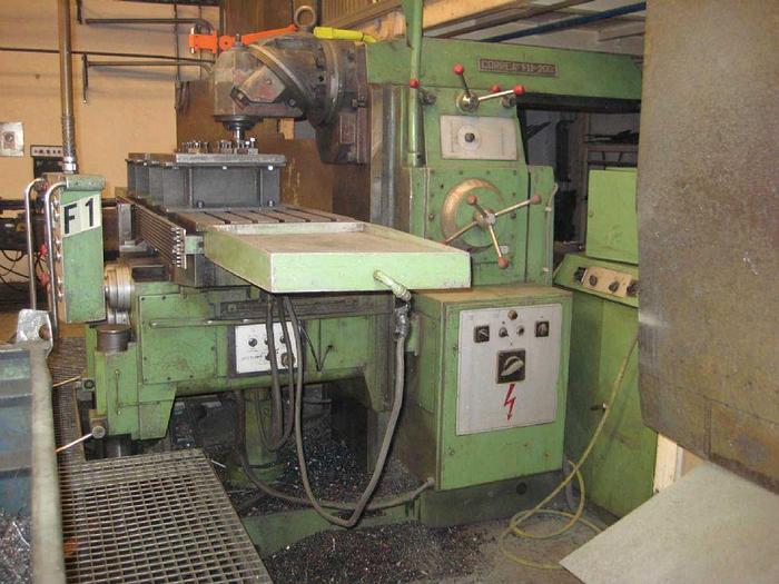 Used CORREA FU200 MILLING MACHINE