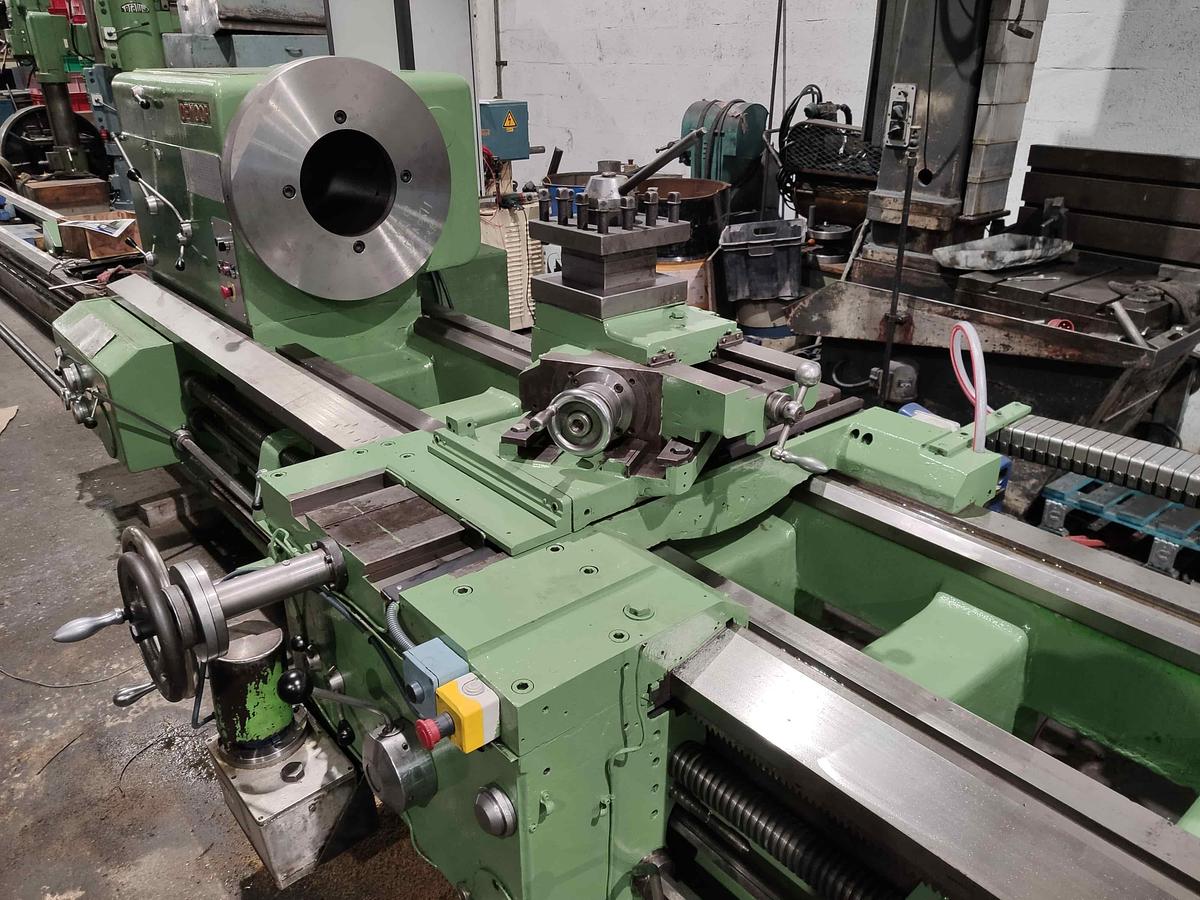 Usado TORNO DEMOOR 825-320 DE 3000