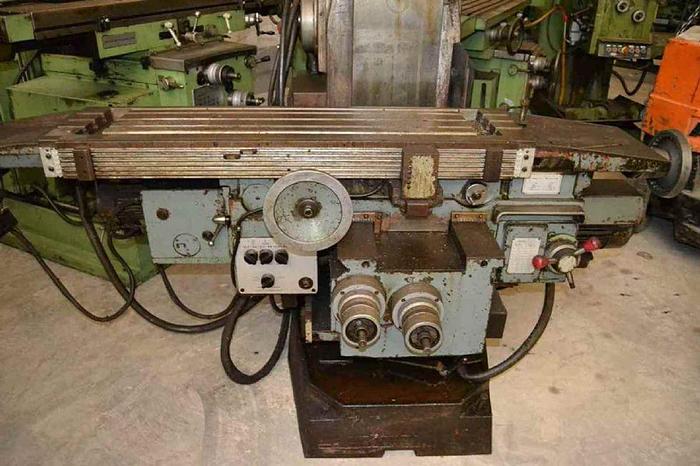 D'occasion FRAISEUSE CORREA F2UE