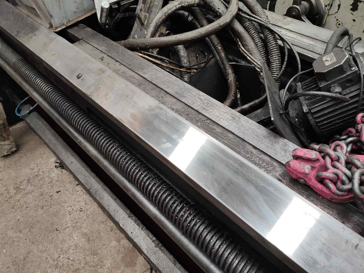 Usado TORNO GURUTZPE SUPER BT DE 8000