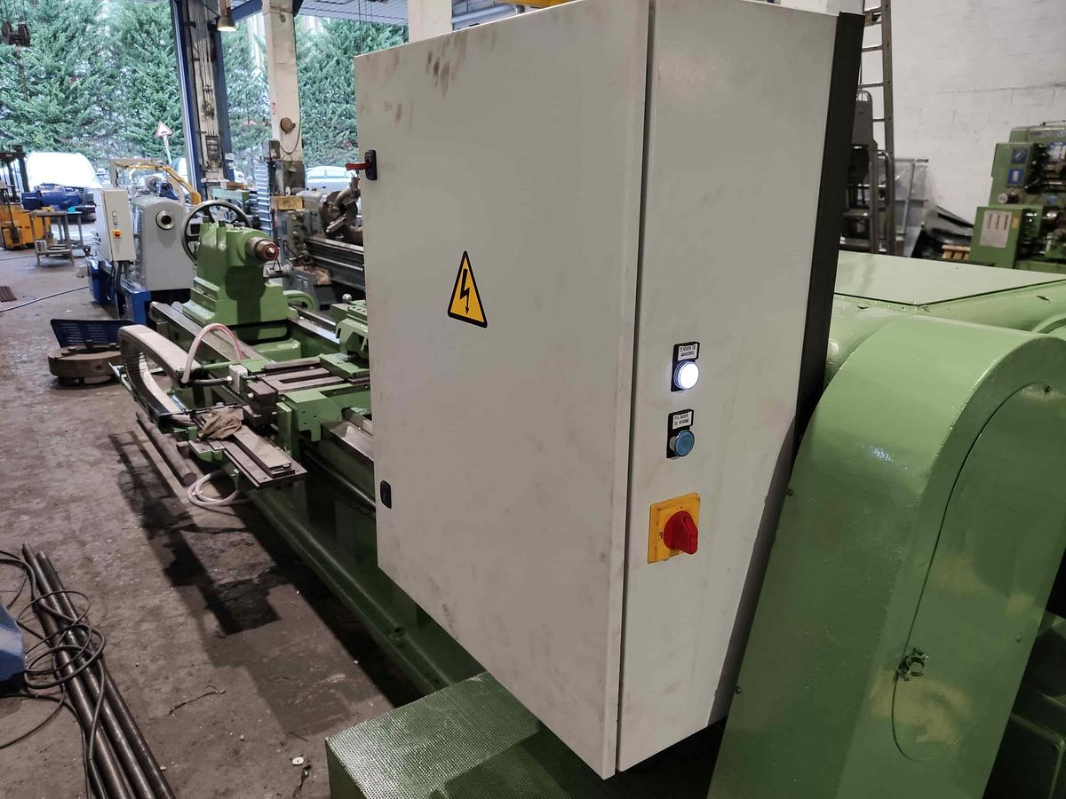 Usado TORNO DEMOOR 825-320 DE 3000