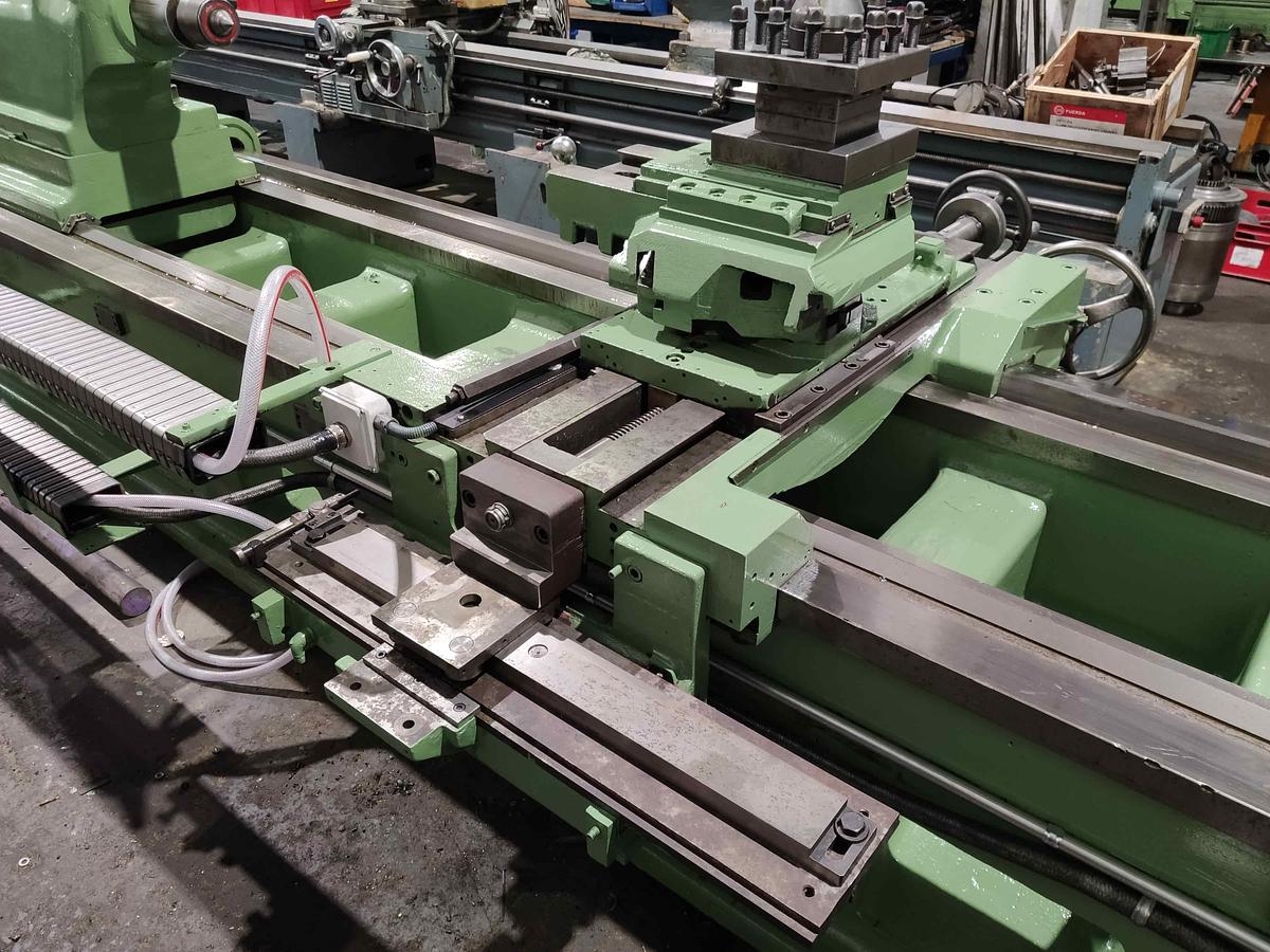 Usado TORNO DEMOOR 825-320 DE 3000