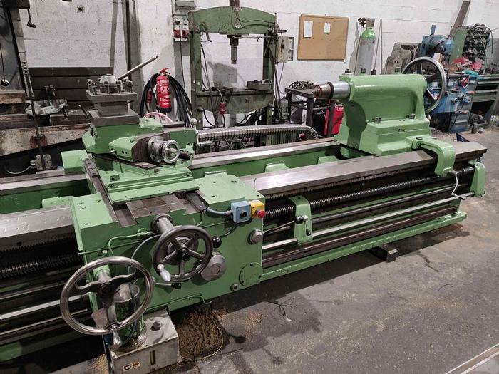 Usado TORNO DEMOOR 825-320 DE 3000