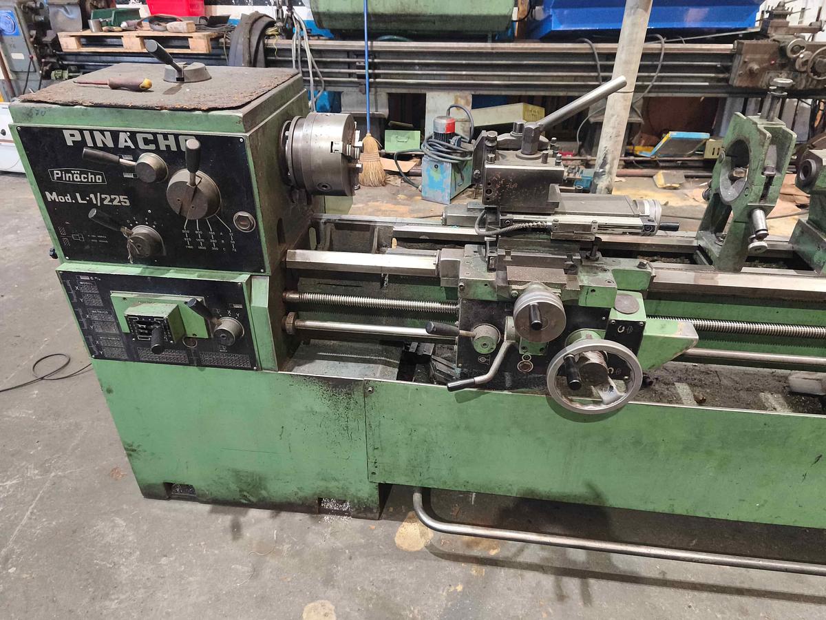 Usado TORNO PINACHO L1-225 DE 1650