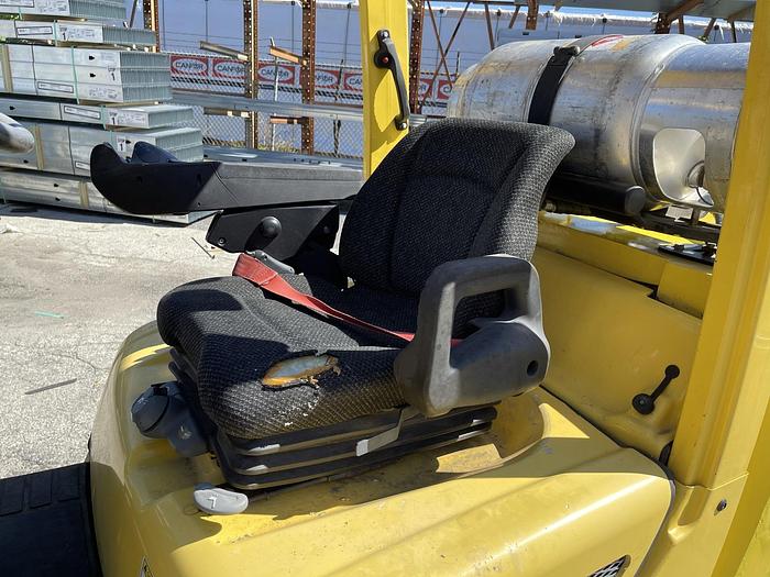 Used 12,000 POUND HYSTER ROLL CLAMP FORKLIFT W/ 60" CASCADE CLAMP 2,100 HOURS