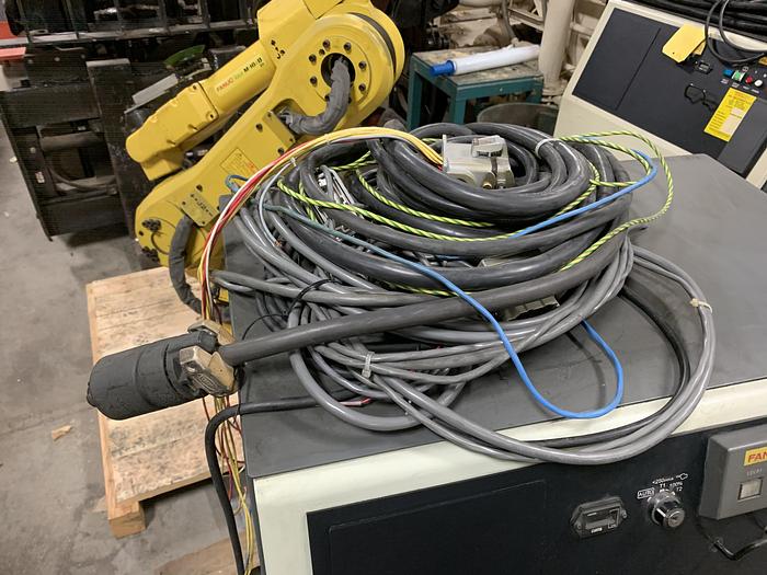 Used FANUC M16iB/20 6 AXIS CNC ROBOT WITH FANUC RJ3IB CONTROLLER