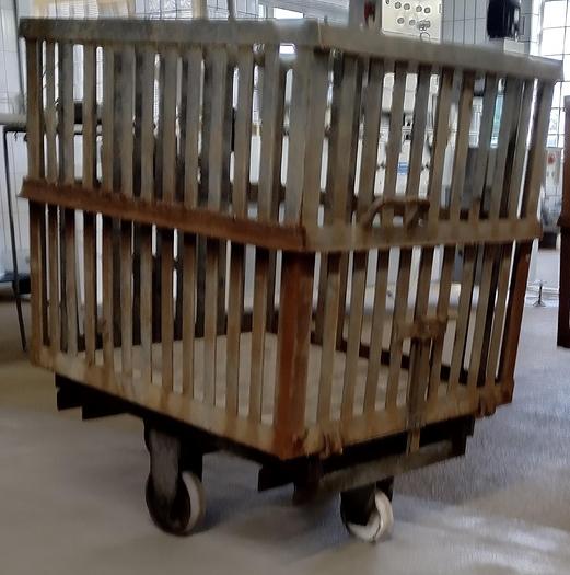 Gebraucht ca. 40 Stück Autoklavenkäfige mit Untergestell