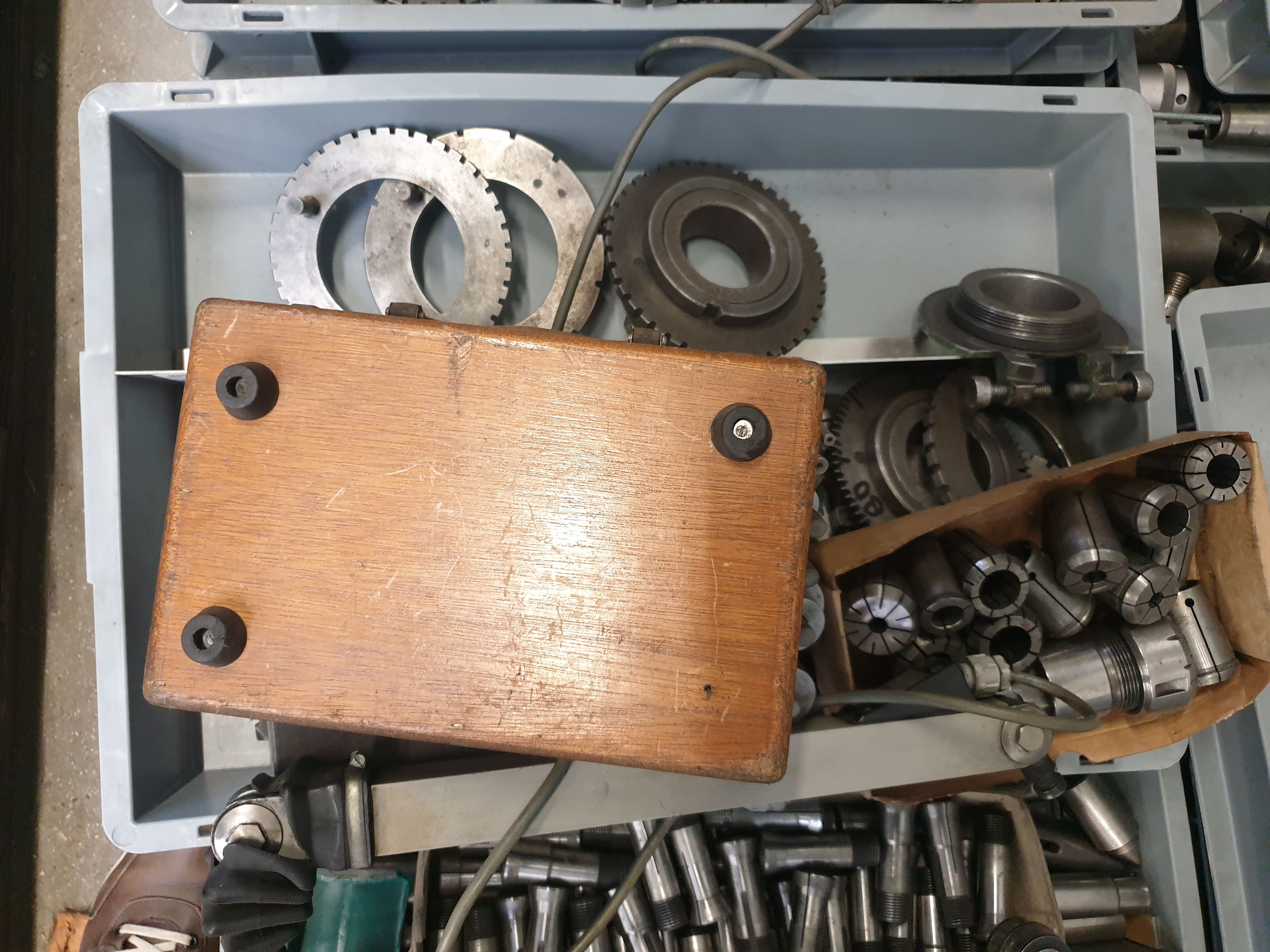 Used Schutte WU32 - Grinding - 1984