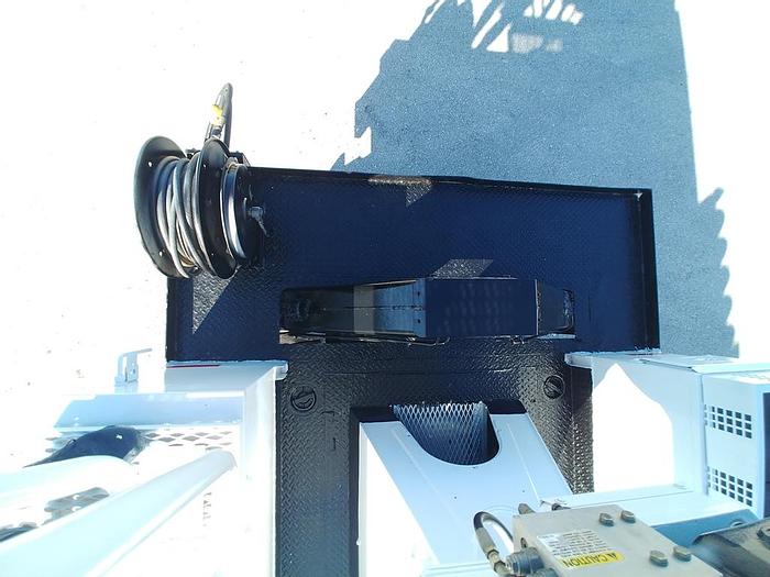 Used Altec DM47-TR Digger Derrick on 2007 International 4300 Utility Truck - 80412