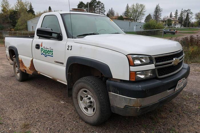 Used 2007 GM 2500HD 4X4 PICKUP TRUCK