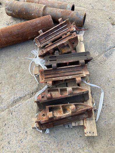 Used Den-Con Rotary Slips & Insert Jaws