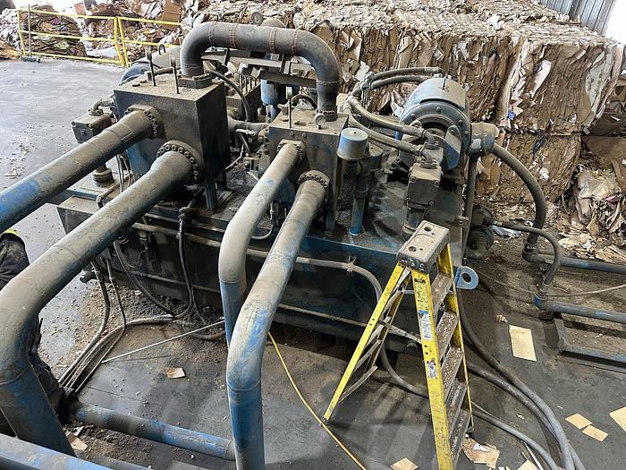 Used Mosley Two-Ram 200T-AP Baler