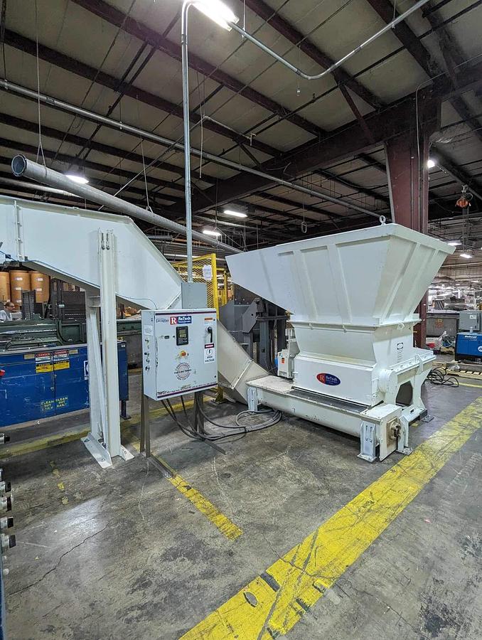 Used VecoPlan RG 42/30 SWU Single Shaft Shredder + Auger Discharge & Paddle Take-a-Way Conveyor