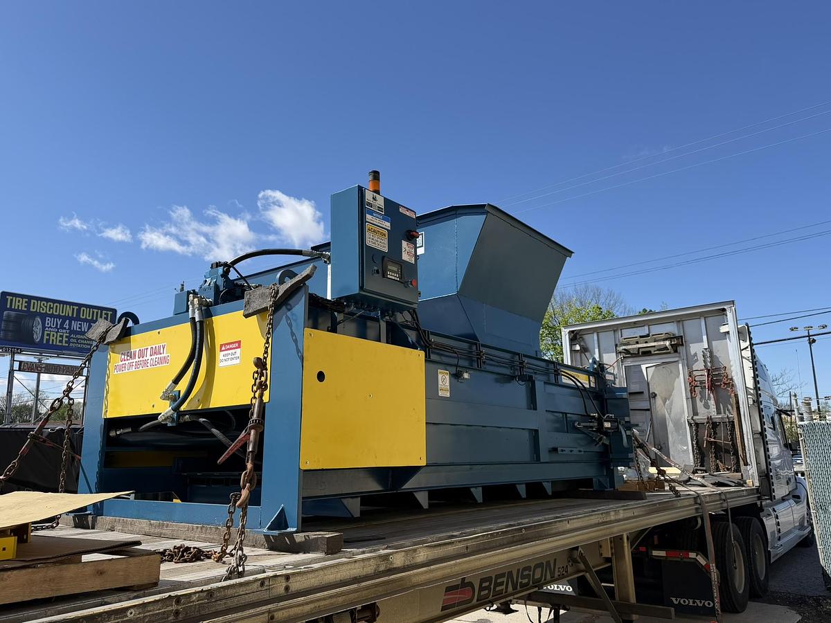 Used Summit F66-4PS Full Eject Closed Door Baler