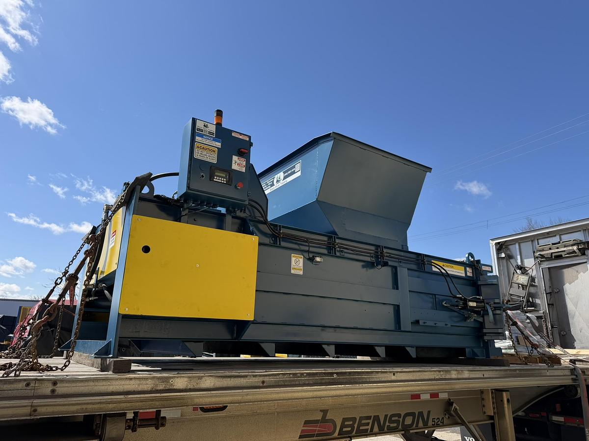 Used Summit F66-4PS Full Eject Closed Door Baler