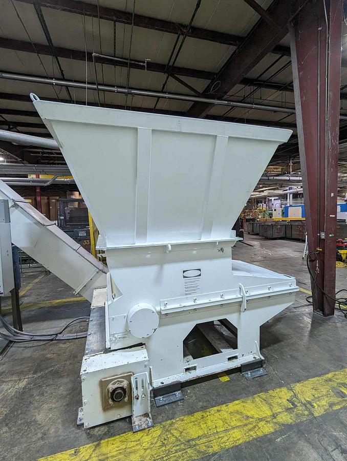 Used VecoPlan RG 42/30 SWU Single Shaft Shredder + Auger Discharge & Paddle Take-a-Way Conveyor