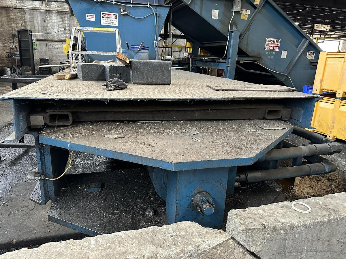 Refurbished Harris  Gorilla 200T-13/9 Two-Ram Baler