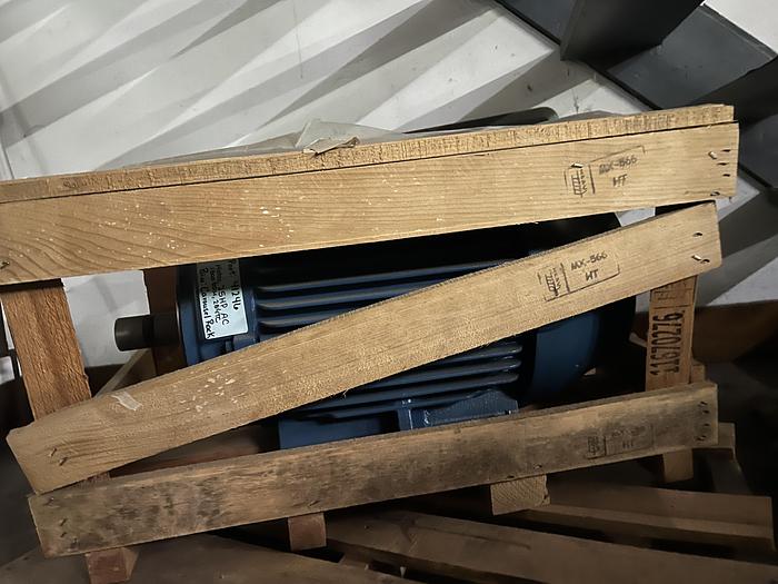 Balemaster 4925G-8 Main Cylinder & Motor