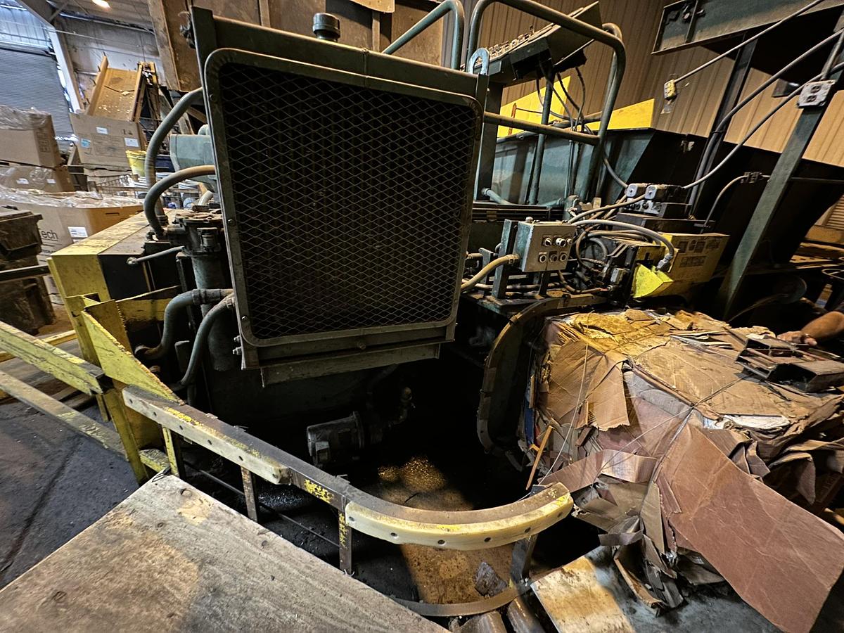 Refurbished Harris HRB-8/NF Two-Ram Baler