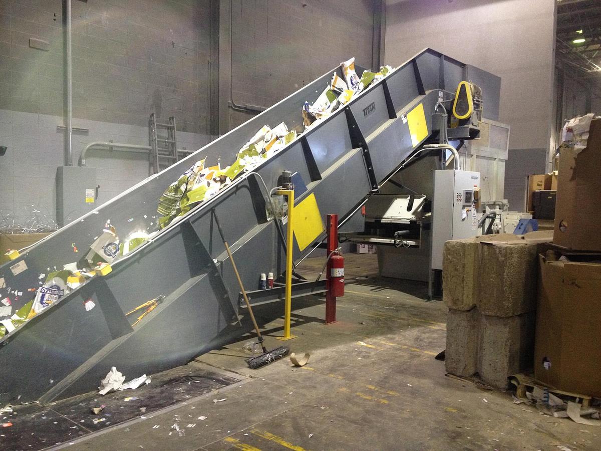 2026 Titan Conveyors Model 661 Rubber Combo Belt Infeed Conveyor