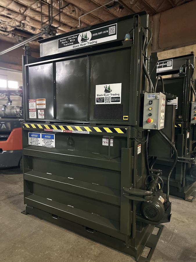 Refurbished 2017 Harmony M60CB Vertical Baler