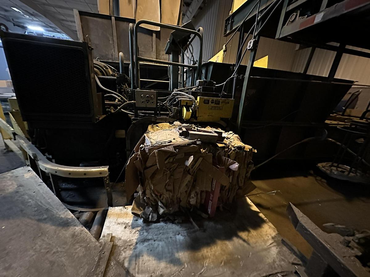 Refurbished Harris HRB-8/NF Two-Ram Baler