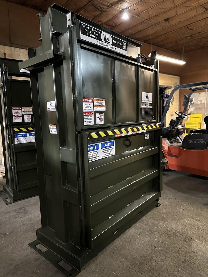 Refurbished 2017 Harmony M60CB Vertical Baler