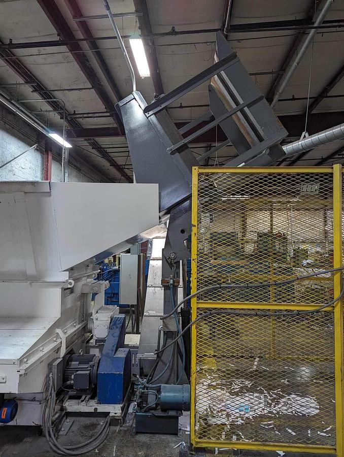 Used VecoPlan RG 42/30 SWU Single Shaft Shredder + Auger Discharge & Paddle Take-a-Way Conveyor