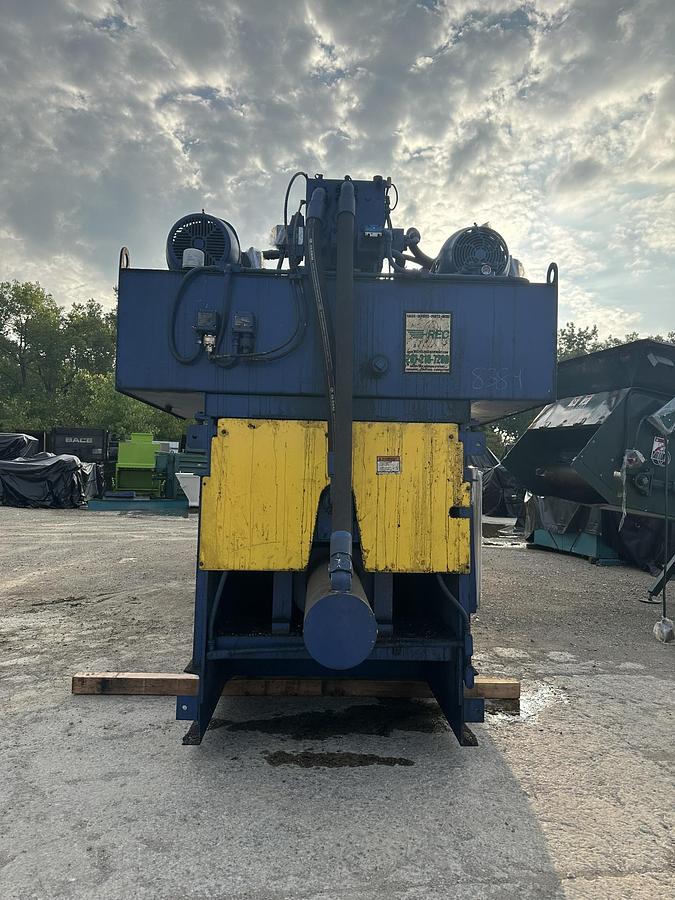 Refurbished 2003 American Baler 7242H-8T30